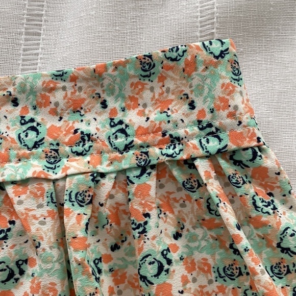 DownEast Collection spring floral full skirt. - Picture 2 of 10